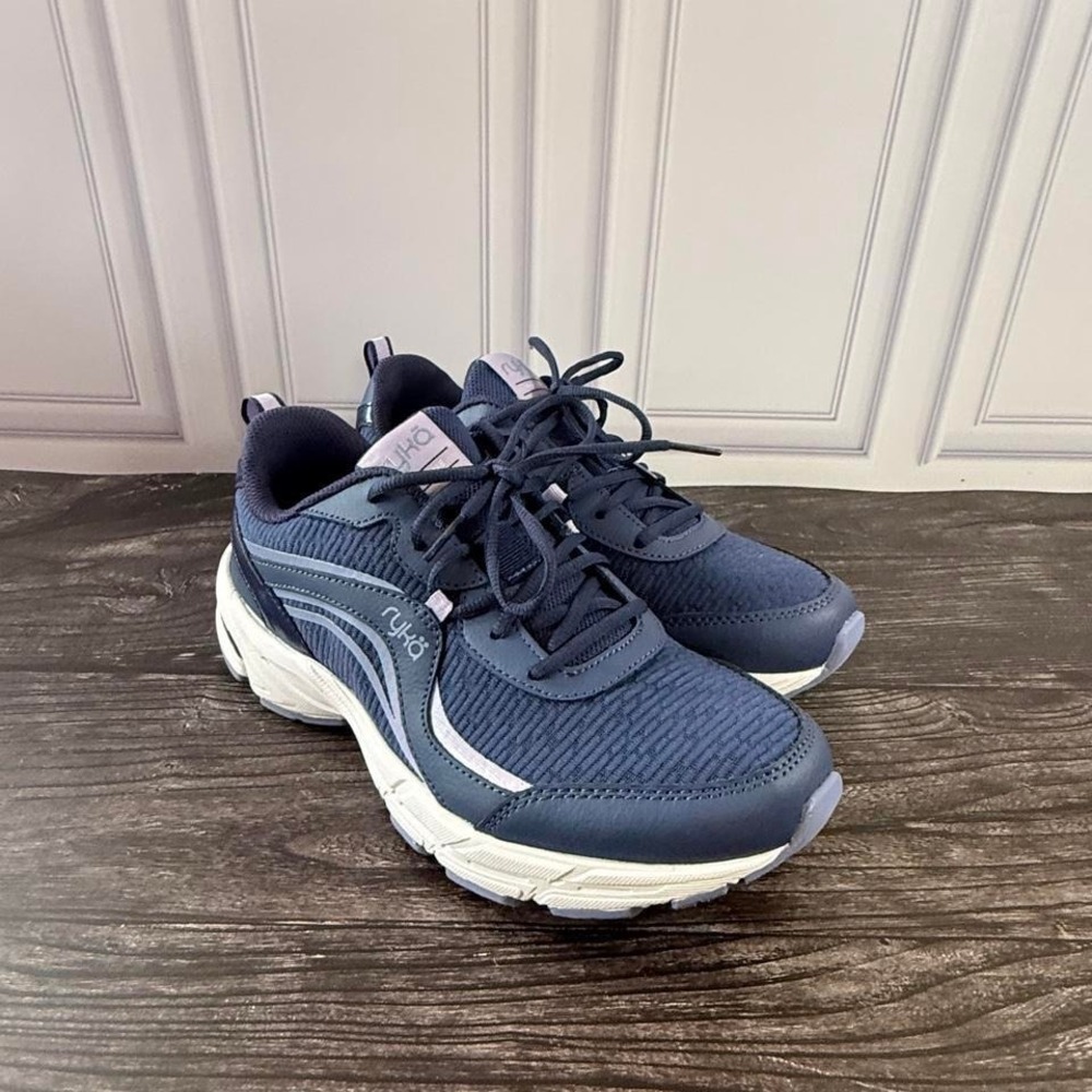 Ryka women's 8.5 blue and white chunky platform sneakers
